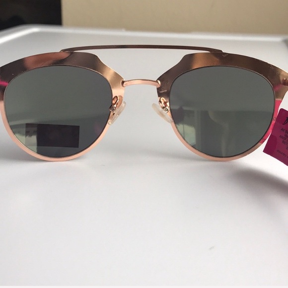 Betsey Johnson Aviator Style Sunglasses - Picture 4 of 7